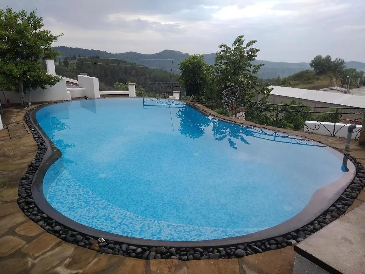 Turisalba Hotel Ishem Guest house